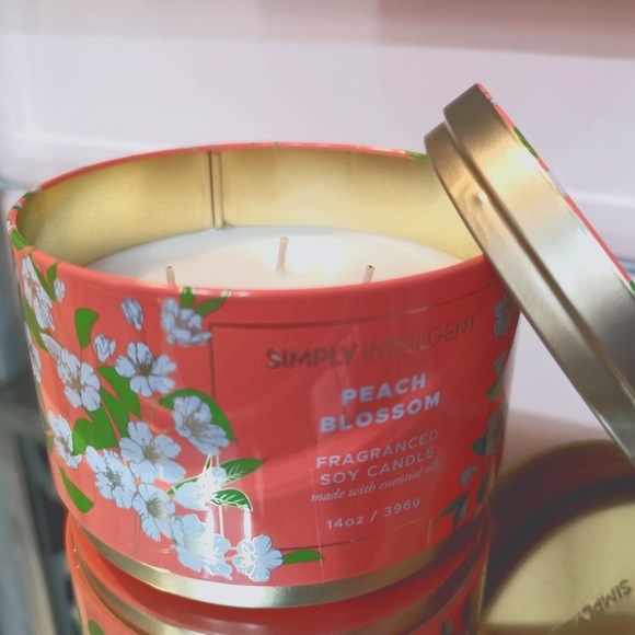 SIMPLY INDULGENT 1 Candle With Essential Oils - Picture 10 of 11